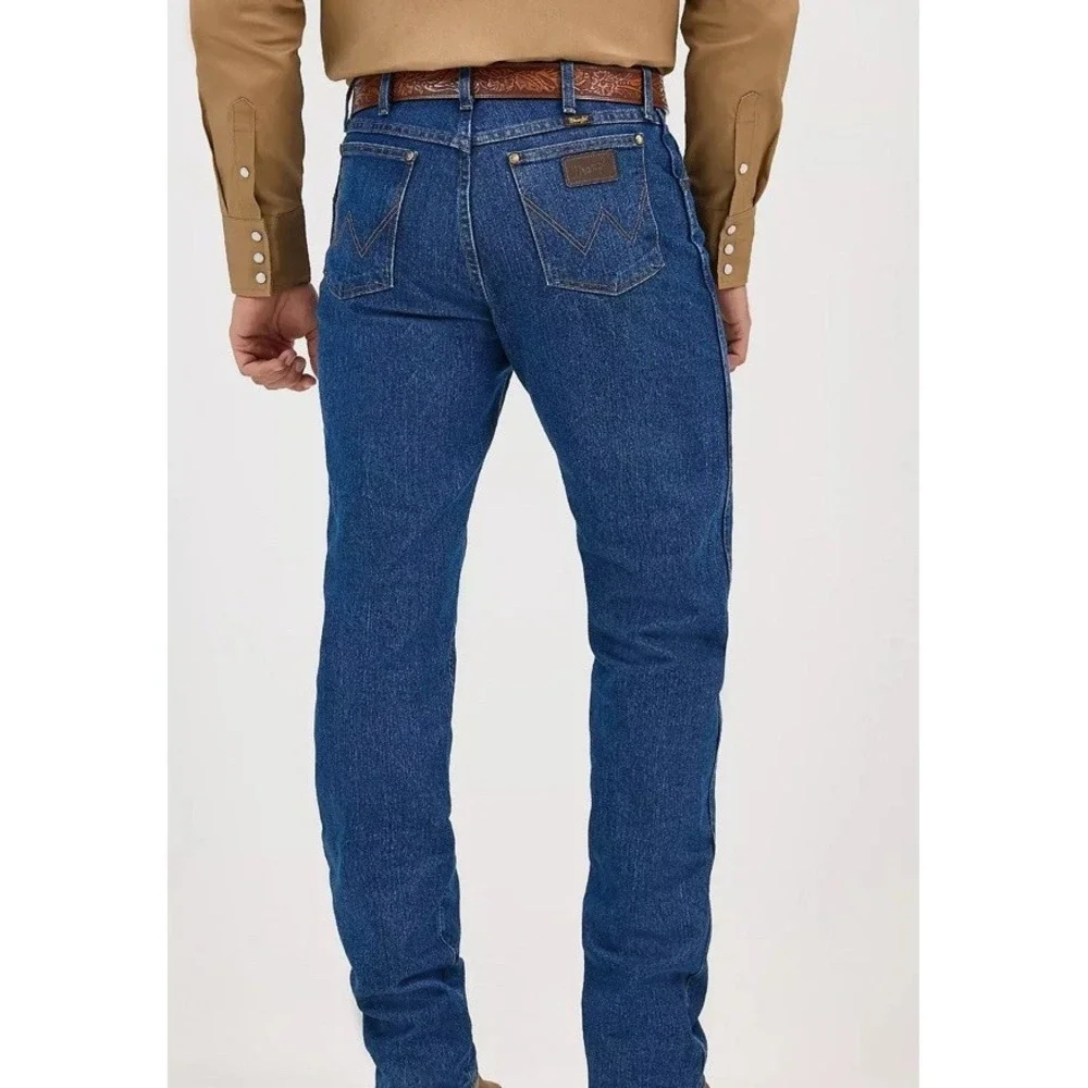 Wrangler Men's Advanced Comfort Cowboy Cut Regular Fit Jeans Over Boots 47MACMS
